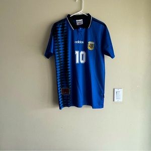 Vintage Argentina Maradona soccer jersey. Size medium.